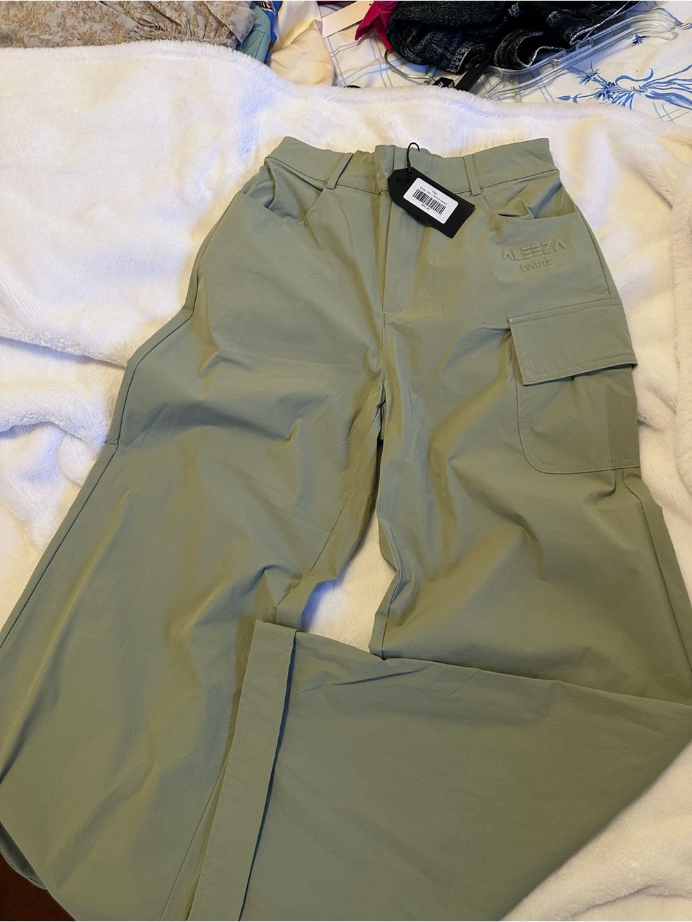 Aleeza Paris sage green Urban pants 28” inseam- sold for $149 - Picture 2 of 4